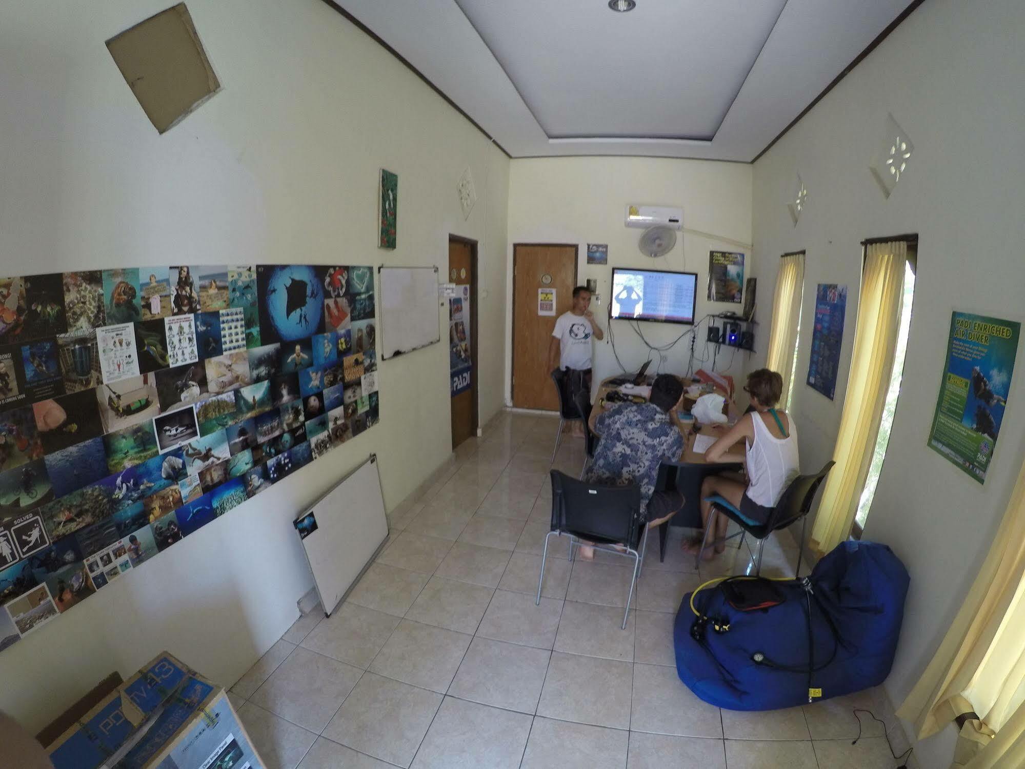 Bali Fab Dive Center Hostel Amed  Bagian luar foto